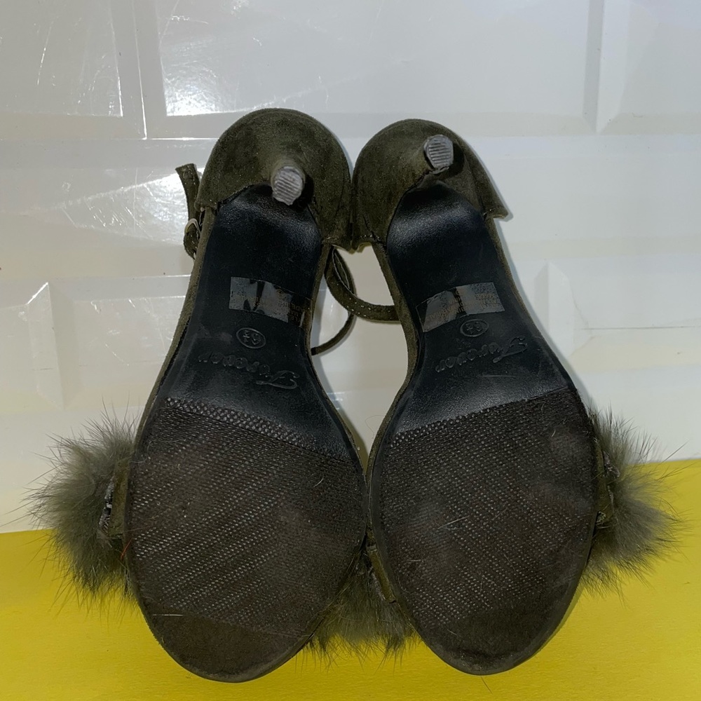 Forever Rubina Forest Green Heels. Size 6.5 - Picture 5 of 8